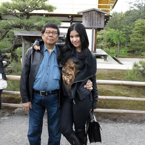 Potret Kebersamaan Annisa Pohan dan Sang Ayah. (Sumber: Instagram/annisayudhoyono)