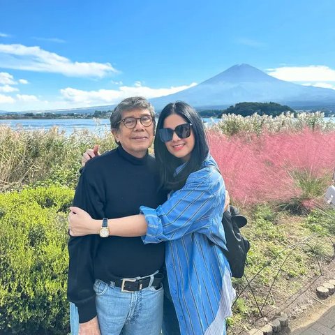 Potret Kebersamaan Annisa Pohan dan Sang Ayah. (Sumber: Instagram/annisayudhoyono)