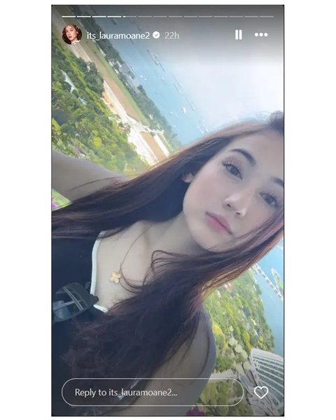 Potret Laura Moane di Singapura. (Sumber: Instagram/alghazali7/its_lauramoane2)