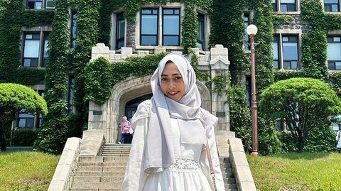 Titha Monika, Selebgram Cantik Luar Dalam yang Menginspirasi Generasi Muda dengan Konten Edukatif!