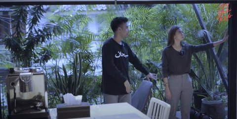 8 Potret Dapur Rumah Vidi Aldiano yang Memiliki Island Unik, Minimalis Berdesain Modern yang Elegan