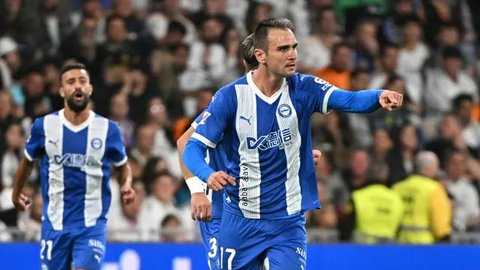 FOTO: Sengit, Real Madrid Hajar Deportivo Alaves Usai Drama Lima Gol