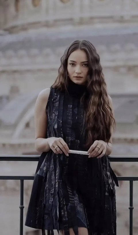 Enzy Storia di Loreal Paris Fashion Week. [@enzystoria]