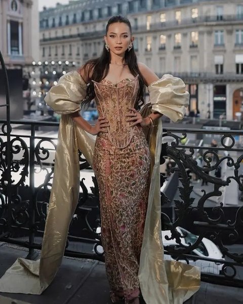 Enzy Storia di Loreal Paris Fashion Week. [@enzystoria]