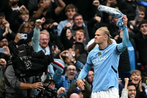 Manchester City - Ilustrasi Erling Haaland berbagai gaya (Bola.com/Adreanus Titus)