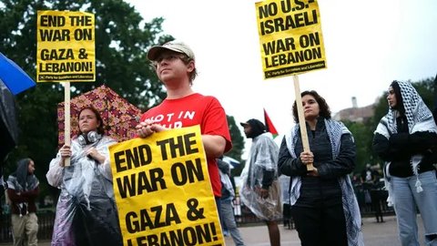 FOTO: Geruduk Gedung Putih di Washington, Massa Demo Tuntut Pemberlakuan Embargo Senjata Israel