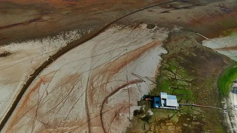 FOTO: Penampakan Danau di Amazonas Brasil Dilanda Kekeringan Parah, Perahu-Perahu Tak Lagi Bisa Berlayar