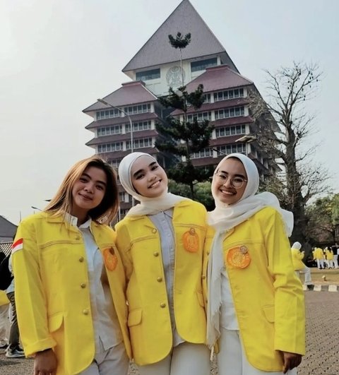 Tidak Sering Dikenal, Lihat 8 Foto Menawan Ola, Anak Kedua Iyeth Bustami yang Sedang Menempuh Pendidikan di UI