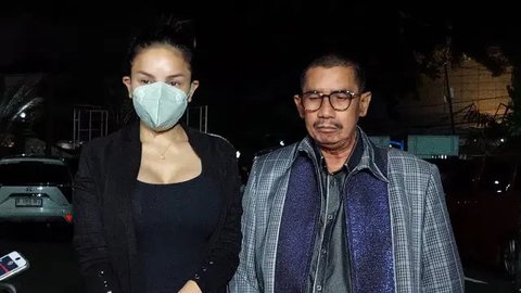 Vadel Badjideh membantah isu viral Lolly anak Nikita Mirzani hamil duluan. Ia meminta publik tak mencari makan dari gosip yang tidak benar adanya. (Foto: Dok. Instagram @vadelbadjideh)