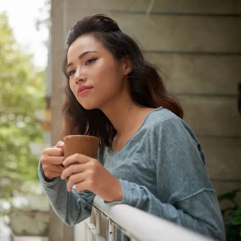 ilustrasi perempuan bekerja sombong/Photo by Vlada Karpovich/Pexels