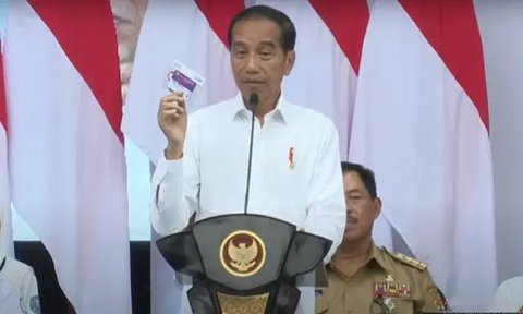 Presiden ke-6 RI Susilo Bambang Yudhoyono (SBY) bertemu Presiden Joko Widodo (Jokowi) di Istana Merdeka, Jakarta, Sabtu (21/9/2024). Pertemuan dilakukan sebelum SBY menghadiri global counc