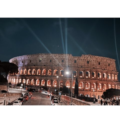 Mengagumkan! Foto Nadia Vega aat Wisuda Program Magister di Roma, Menerima Beasiswa - Akan Melanjutkan ke Program Doktoral