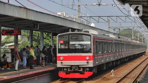 FOTO: Kelas Menengah Bakal Semakin Tertekan Jika Subsidi KRL Jabodetabek Berbasis NIK