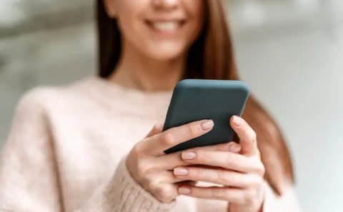 ilustrasi perempuan media sosial/Photo by cottonbro studio/Pexels