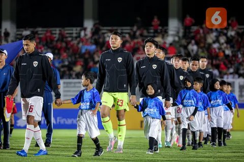 Starting XI Timnas Indonesia U-20 pada laga Grup F Kualifikasi Piala Asia U-20 2025 melawan Timor Leste di Stadion Madya, Senayan, Jakarta, Jumat (27/09/2024). (Bola.com/Bagaskara Lazuardi