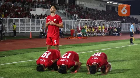 Timnas Indonesia U-20 unggul lebih dahulu berkat gol Jens Raven di akhir babak pertama. Namun, tak lama berselang Yaman sukses menyamakan kedudukan lewat aksi Abdulrahman Al Khader. (Bola.com