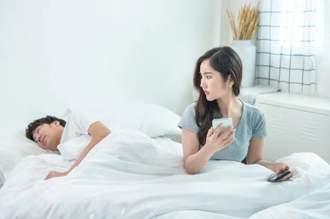 Ilustrasi pasangan yang selingkuh/copyright fimela/adrian putra