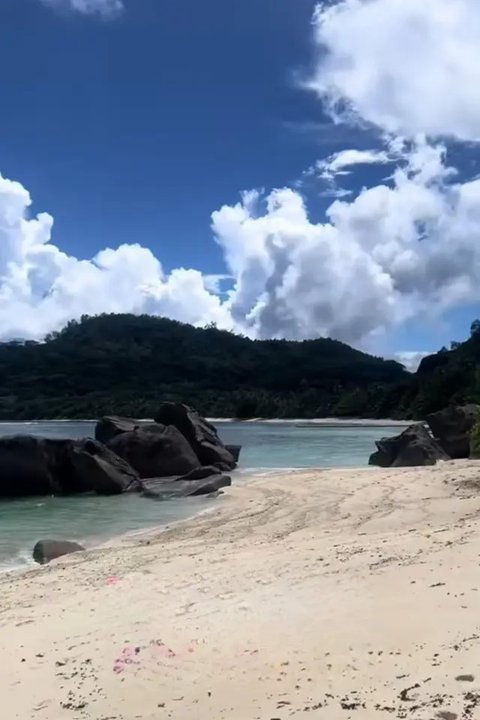 Demi Istri Aman Pakai Bikini, Pria Arab Ini Beli Pulau Pribadi (Sumber: Intagram/soudiofarabia)