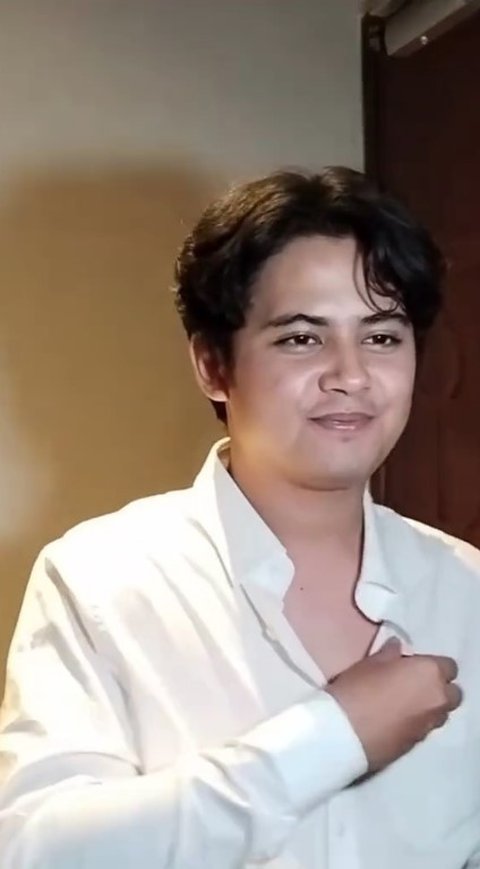 7 Potret Terbaru Aliando Syarief yang Disebut Kembali ke Setelan Pabrik