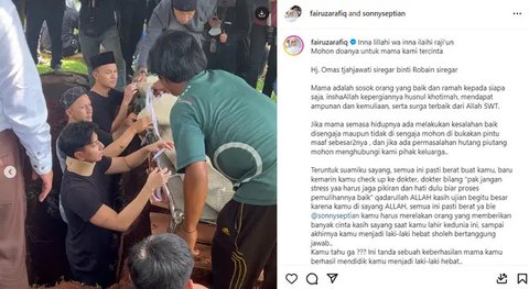 Pasangan Fairuz A Rafiq dan Sonny Septian memberi keterangan usai kelahiran putri mereka di Jakarta, Selasa (22/5). Selama menunggu proses persalinan, Fairuz ditemani oleh suami dan para saha
