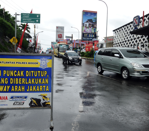 Siang Ini, Polisi Berlakukan One Way dari Puncak Bogor ke Jakarta