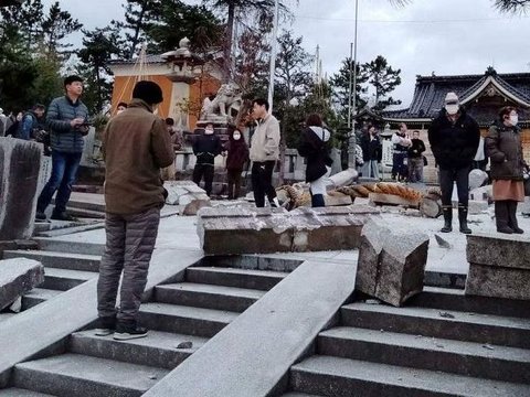 Tsunami Hantam Jepang Setelah Digucang Gempa Berkekuatan 7,6 Magnitudo
