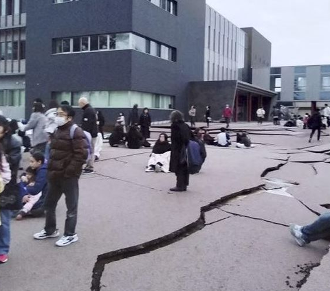Tsunami Hantam Jepang Setelah Digucang Gempa Berkekuatan 7,6 Magnitudo