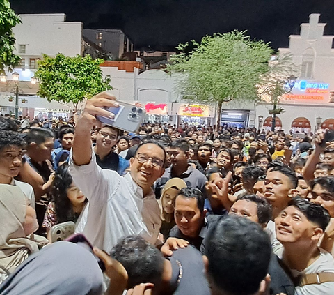 Anies Ziarah ke Makam Ayahnya, Teringat Pesan Agar Tidak Takut Diomongin Orang