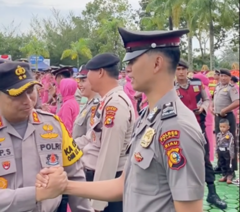 ⁠2 Bintara Polri Dihukum Komandan Gara-Gara Naik Pangkat Belum Didampingi Bhayangkari 'Jangan Kumis Saja Ditebalin'