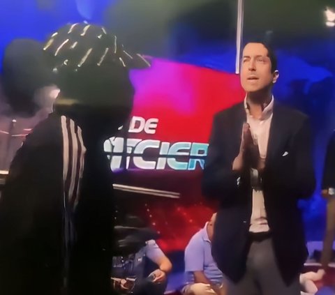 Video Mencekam Detik-Detik Host TV Disandera Geng Saat Live, Ekuador Deklarasikan 