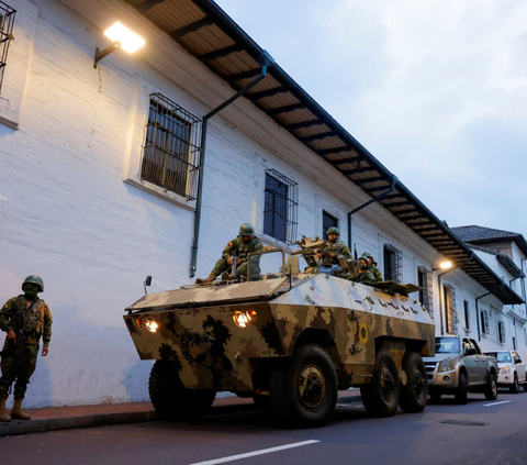 FOTO: Keadaan Menggentingkan Ekuador Saat Gembong Narkoba Paling Bahaya di Dunia Kabur dari Penjara: Ribuan Tentara dan Tank Turun ke Jalan