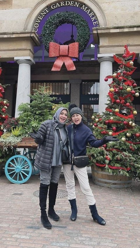 10 Photos of Mama Rieta and Desiree Tarigan's Vacation in London, Their Style is Trendy