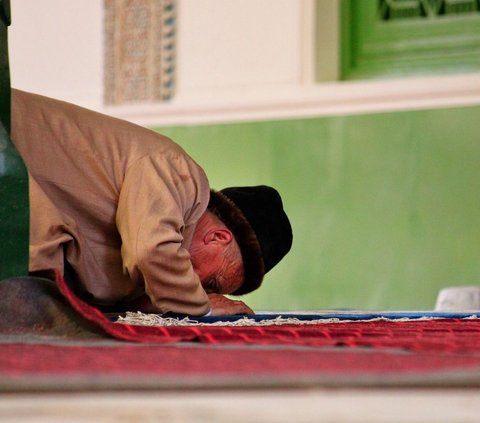 Sholat Sunnah Awwabin: Hukum, Tata Cara, Niat, Doa dan Keutamaannya yang Luar Biasa