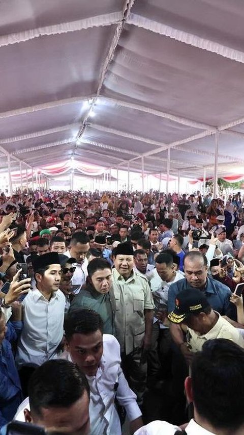 Prabowo Curhat 'Keok' di Tangan Emak-Emak, Peluk Cium Anak-Anak