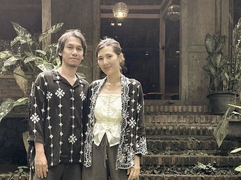 Potret Kesederhaan Istri Eross Sheila on 7, Sarah Diorita Ibu Rumah Tangga yang Serba Bisa