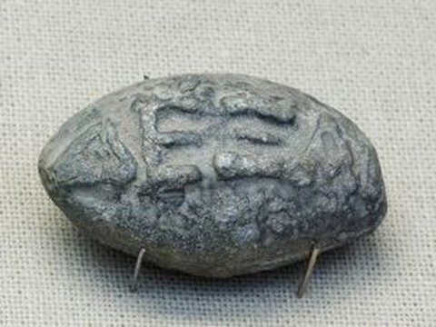 Discovery of Ancient Slingshot Bullets, Carved with a Famous Roman Figure