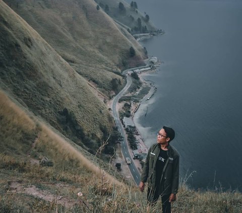 Liburan ke Bukit Siattar, Menikmati Pesona Alam Danau Toba dari Ketinggian