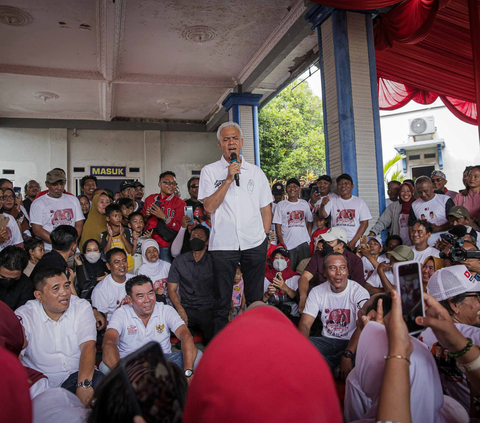 Blusukan ke Brebres, Ganjar Minta Warga Bijak Pakai Media Sosial