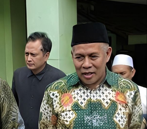 Pemberhentian KH Marzuki juga merupakan usulan dari Rais Syuriah PWNU Jawa Timur yang ditandatangani langsung oleh KH Anwar Mansyur.