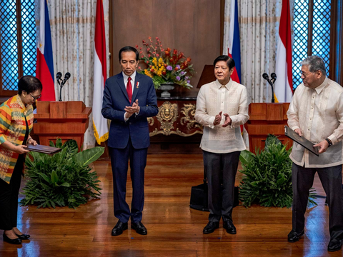 Jokowi Protested by Filipino Citizens During Meeting with Ferdinand Marcos, Here’s What They Requested