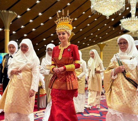 Bernuansa Merah, Potret Elegan Pangeran Abdul Mateen dan Anisha Isa-Kalebic Jelang Pernikahan