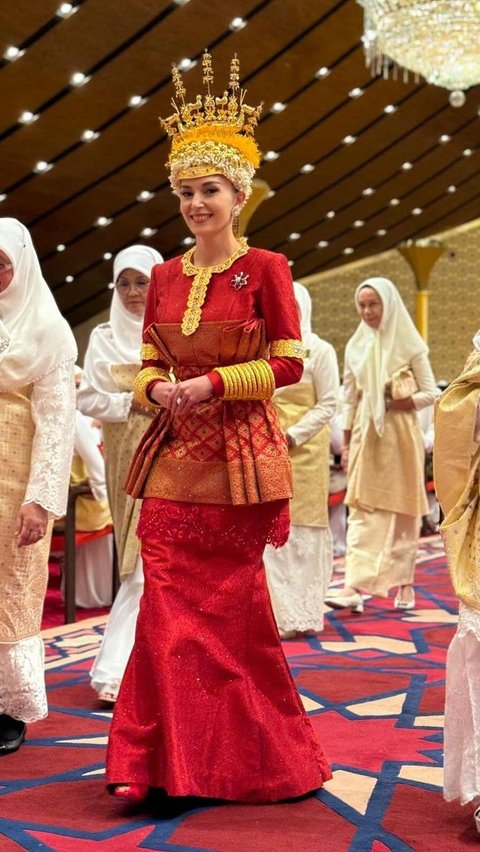 Tampilan Flawless Calon Istri Pangeran Abdul Mateen di Upacara Berbedak