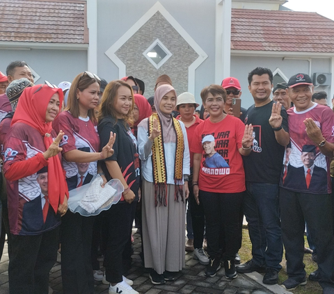 Bertemu Warga Lampung di Rest Area, Siti Atikoh Didoakan Jadi Ibu Negara