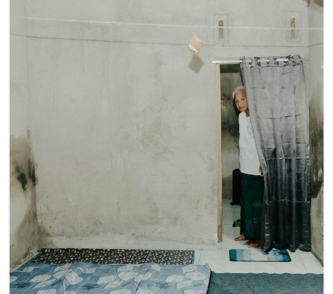 Penampakan Kamar Tidur Tempat Ganjar Menginap di Rumah Warga, Kasur Lesehan, Tembok Belum Dicat