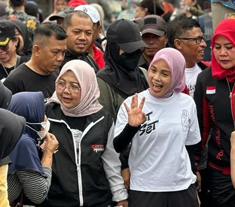Blusukan ke Pasar Moderen Lampung, Atikoh Ganjar Borong Salak, Kurma hingga Sembako