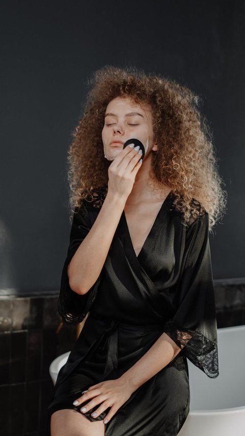 how-to-use-mineral-water-for-your-beauty-routine-8-essential-tips-for