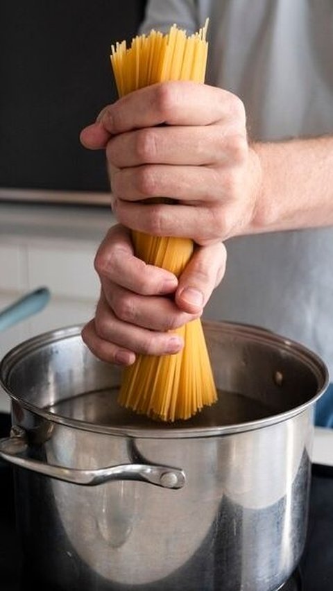 5. Jangan Patahkan Spaghetti