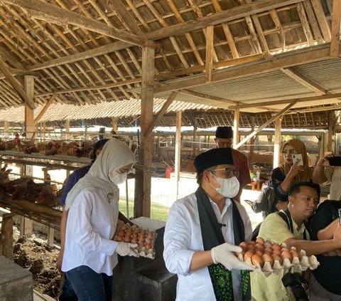 Teken Kontrak Politik, Cak Imin Janji Buat Keppres untuk Kesejahteraan Peternak Ayam