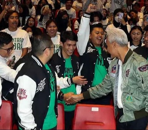 FOTO: Momen Ganjar Hadiri Deklarasi Relawan NAGA, Luncurkan Gerakan Tanam 1 Juta Pohon