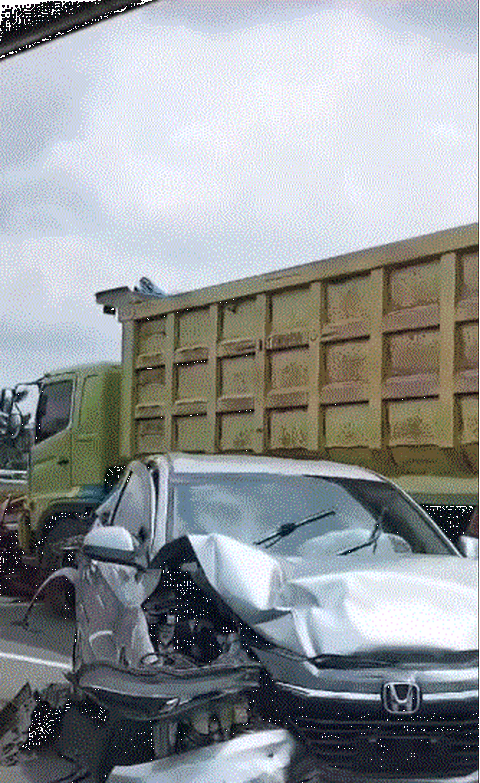 Penampakan 5 Mobil Tabrakan Beruntun di Tol Tangerang Jakarta, Dipicu Sopir Truk Ngantuk di Lajur Cepat